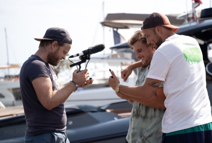#PODCAST – Florent Sabatier, réalisateur – Comment réaliser des vidéos pour Mcfly et Carlito ?